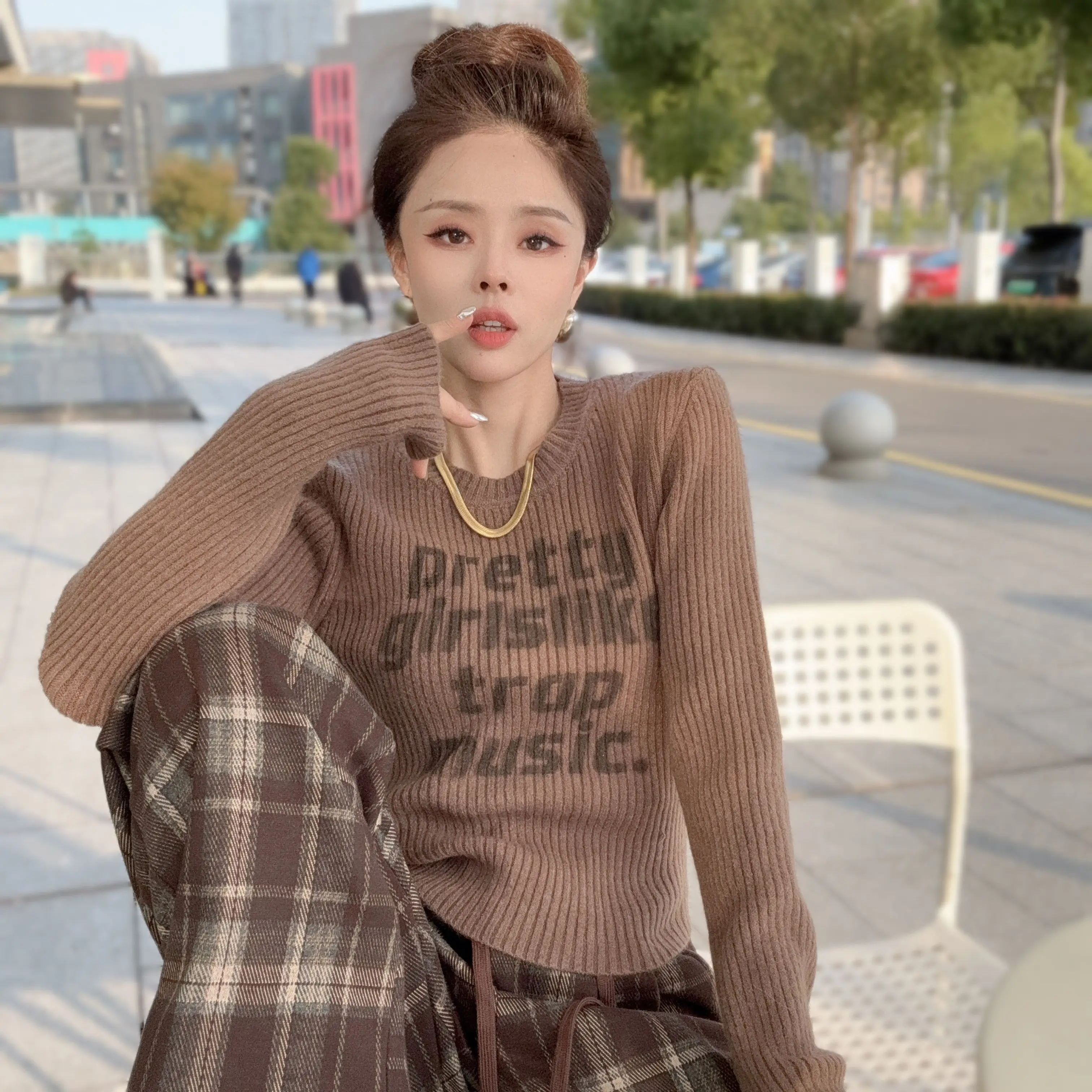 

Round Neck Letter Printed Knitted Sweater Korean Style Women Autumn Winter New Slim Fit Irregular Niche Design Long-Sleeved Top