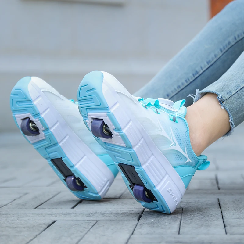 

Детские туфли на колесиках: 4 колеса, прочные, термоусадочные для удобства.