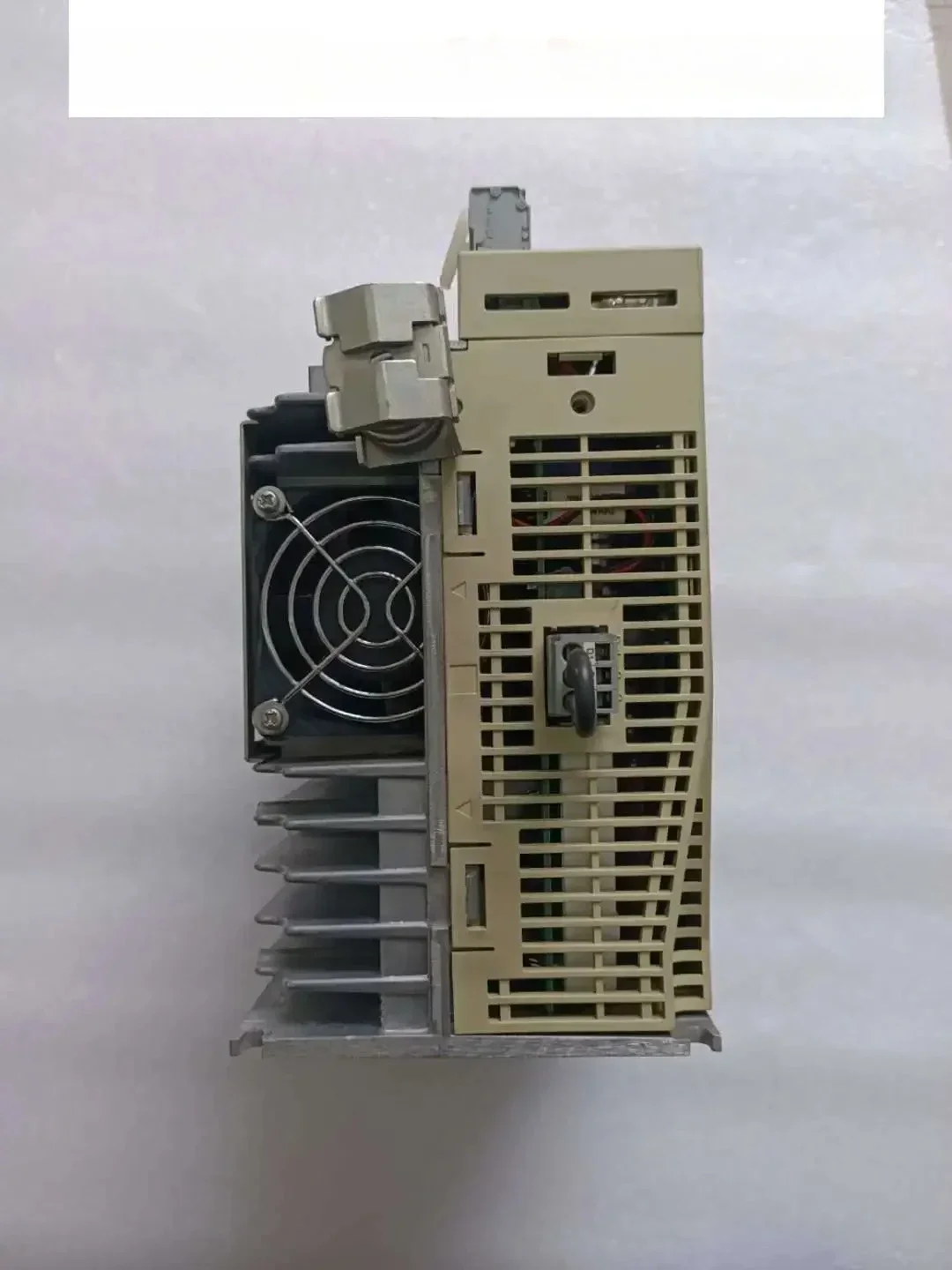 

High voltage drive SHDH05DE/10DE/15DE/20DE/30DE/10DN/15DN/20DN/30DN