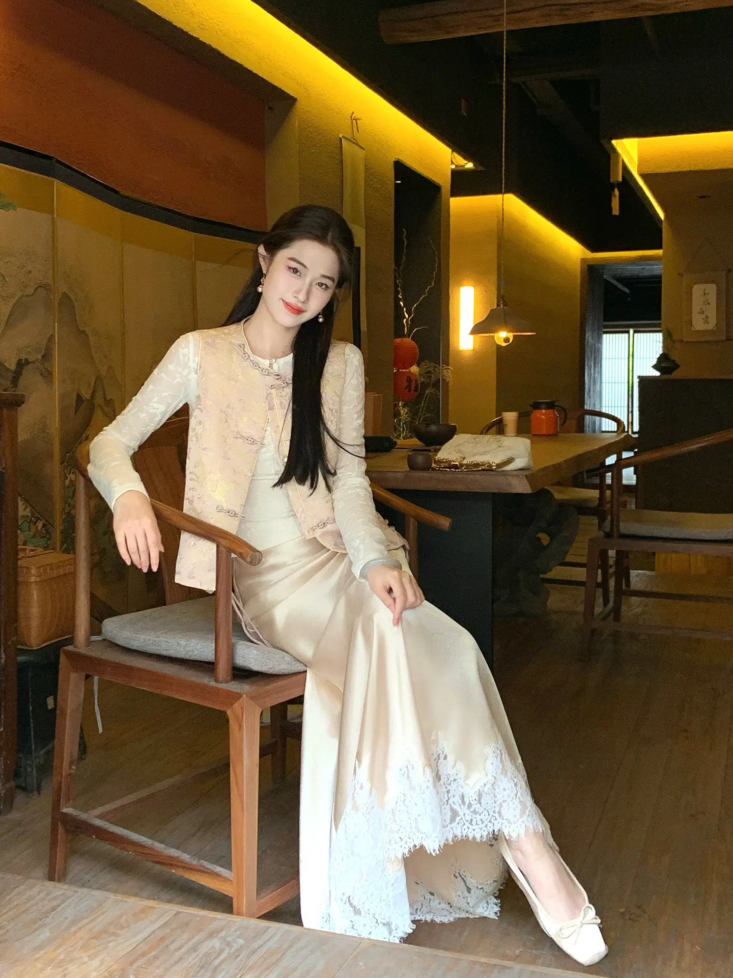 

Новая женская длинная юбка Lingan Zhihe из кружевного атласа с высокой талией, в китайском стиле, для ранней весны, модная, для офиса и повседневной носки