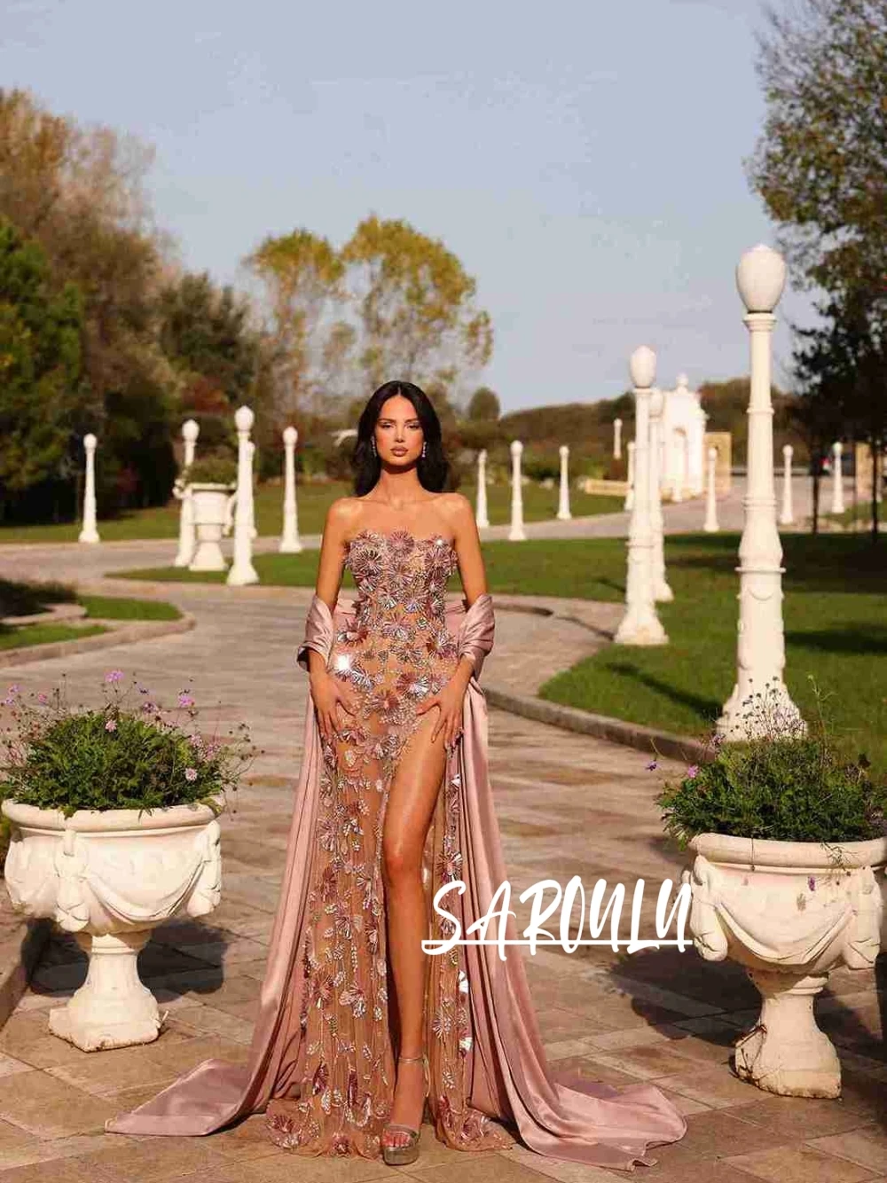 

2026 Luxe Strapless Evening Gown Handmade Bead Sequin Floral Embroidery High Slit Intricate Satin Shawl Banquet Ball Host Dress