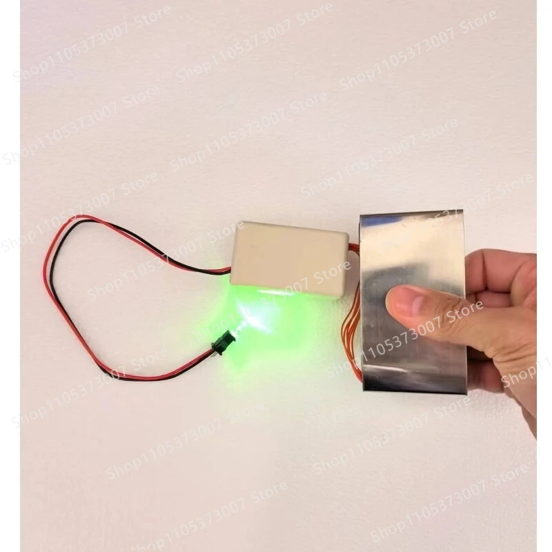 Piezoelectric power generation device, walking power generation model, piezoelectric lighting