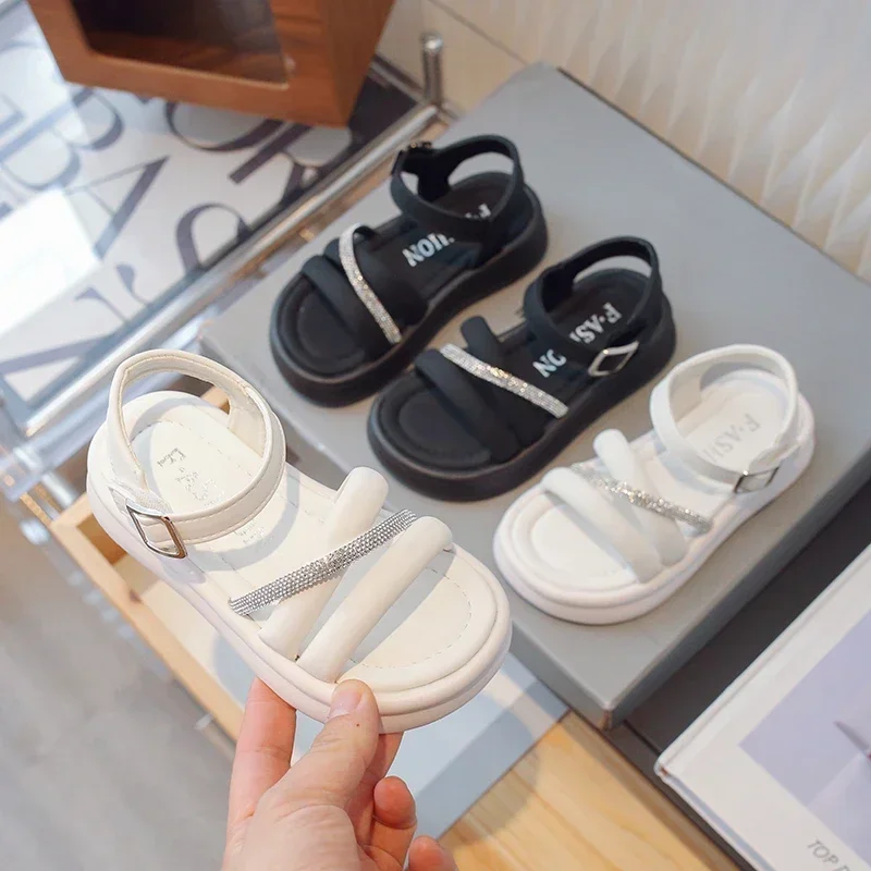 

Girls' Sandals 2025 Summer New Children Fashion Versatile Beach Shoes Little Girl sweet Casual Princess Shiny Diamond Shoes
