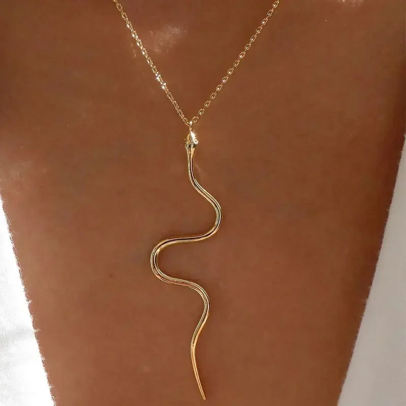 Snake Pendant Necklace Female Simple Personality Fashion Animal Element Necklace European and American Style