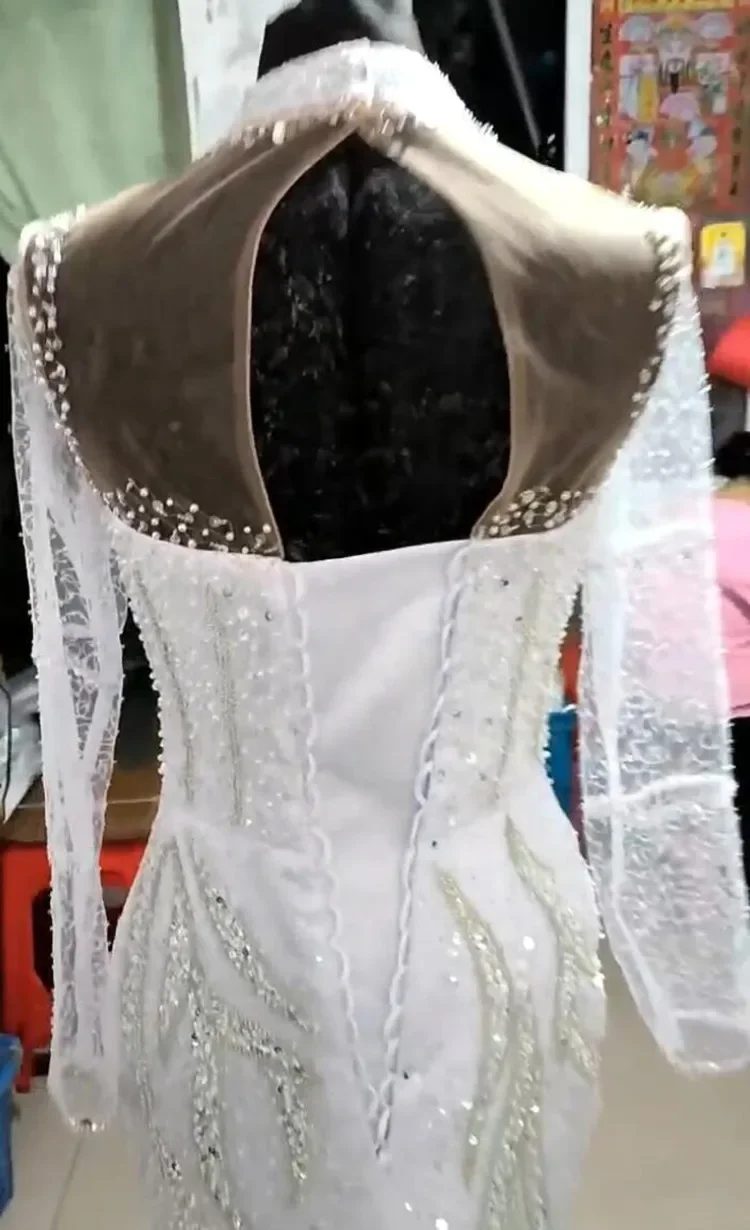 Vestido de novia personalizado con cuentas de perlas pesadas brillantes y cuello alto para novia, vestido de novia de manga larga de sirena, tren extraíble