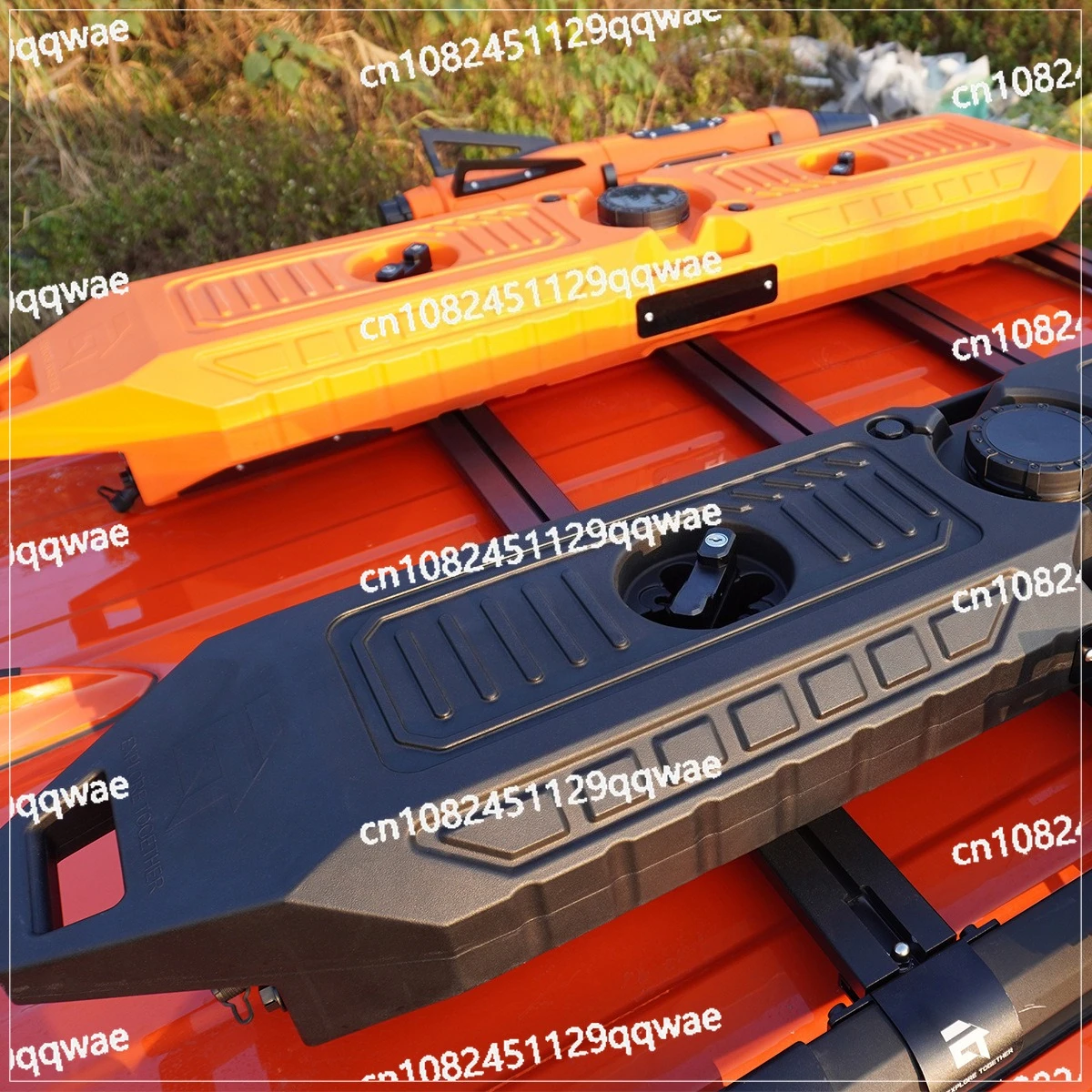 Built-in automatic rewinding water pipe off-road modification large capacity 30L roof  tank 12V water pump booster with shower