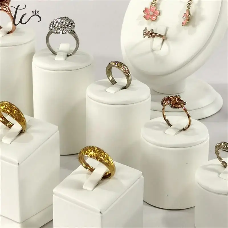 Estante de almacenamiento de anillos de cuero de Pu blanco, estante de exhibición de Joyas, Mostrador de pendientes para el hogar, se ajusta al estante de exhibición