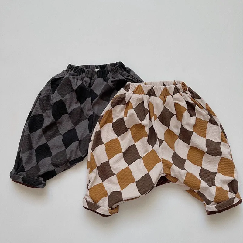 

Kids Retro Plaid Fleece Pants Loose Rhombic Lattice Radish Trousers Boys Plush Harem Pants Oversize Jogger Pants Soft Sweatpants