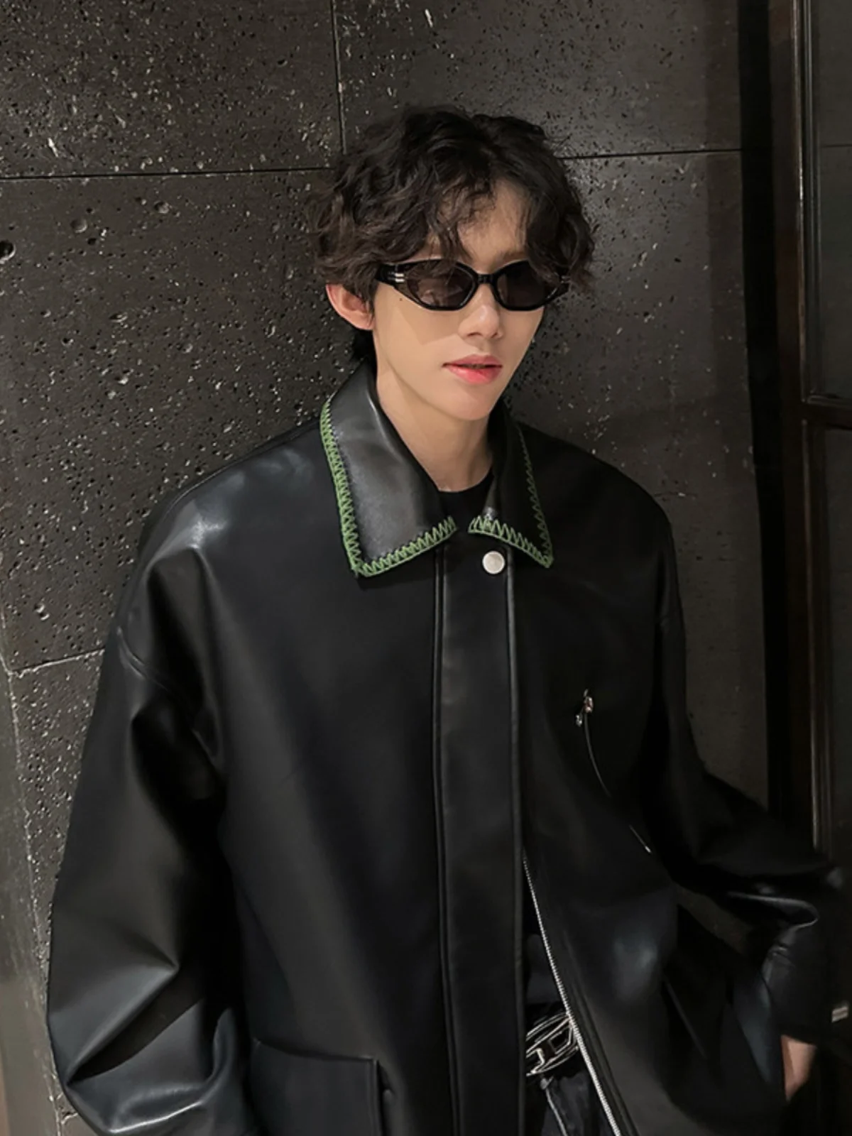 

Мужская куртка из искусственной кожи в американском ретро-стиле, свободного кроя, с большими нашивками, модная, универсальная, осенне-зимняя, новинка