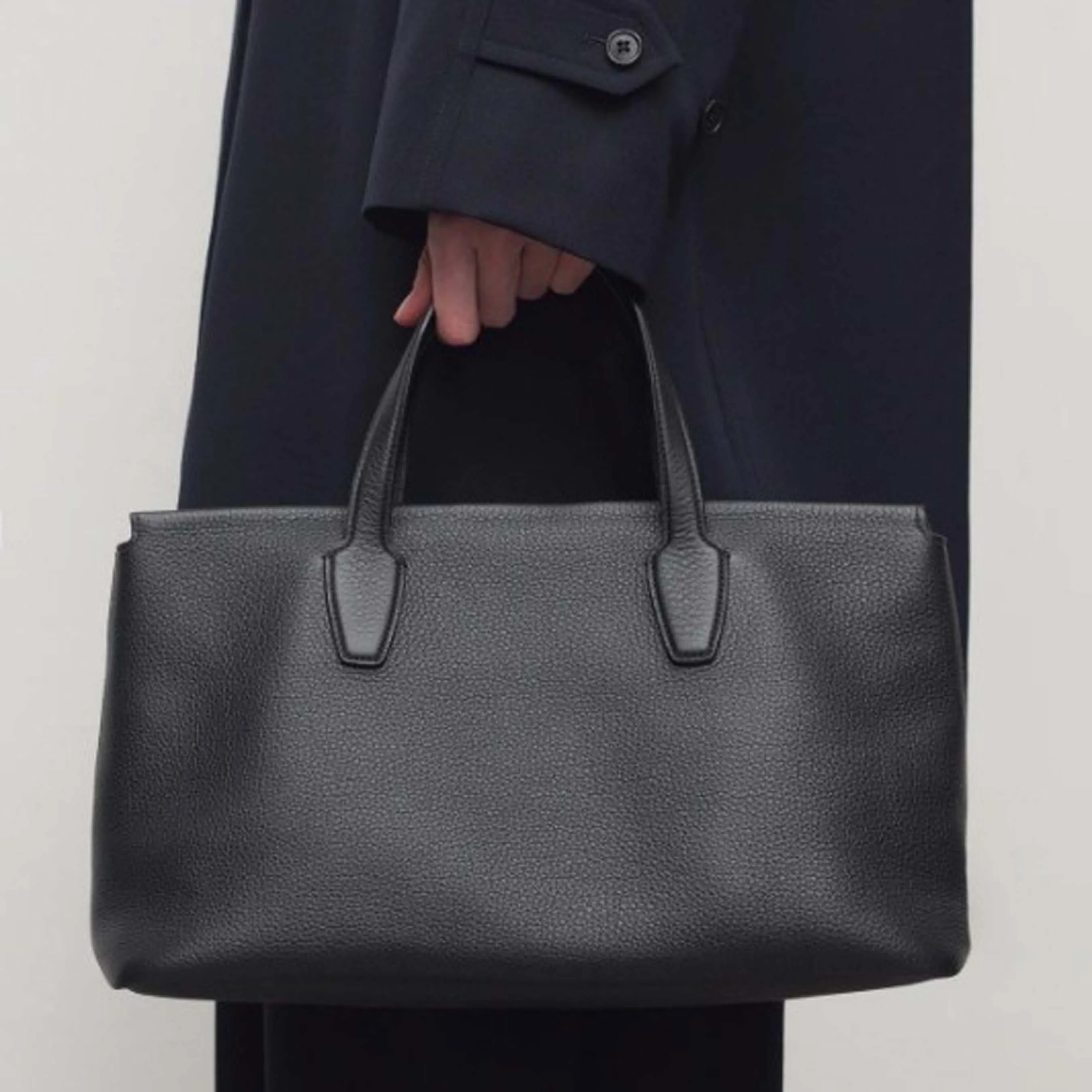 New High-End Retro Genuine Leather Large-Capacity Tote Bag, Stylish Versatile Handbag & Briefcase for Women, Ideal for Commute a
