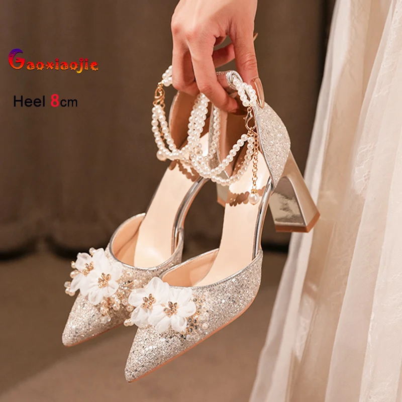 

Женские вечерние босоножки с жемчужной цепочкой на щиколотке, 6-8 см, роскошные серебристые туфли на толстом высоком каблуке с блестками и стразами, летние туфли для выпускного вечера