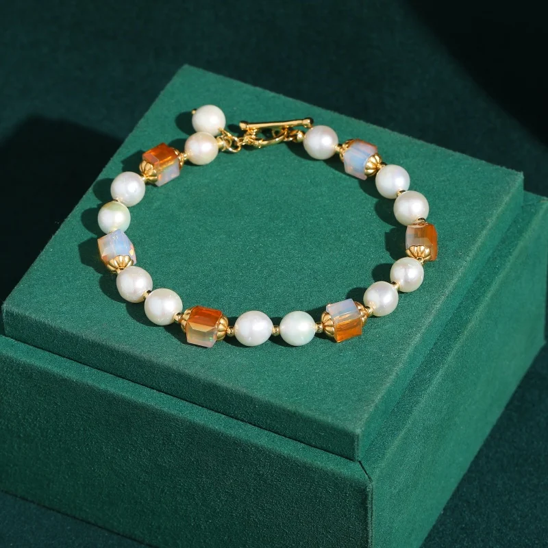 

Vintage Pearl Bracelets For Woman Antique Gold Plated Charm Square Crystal Decoration Evening Dress Jewelry New Arrivals