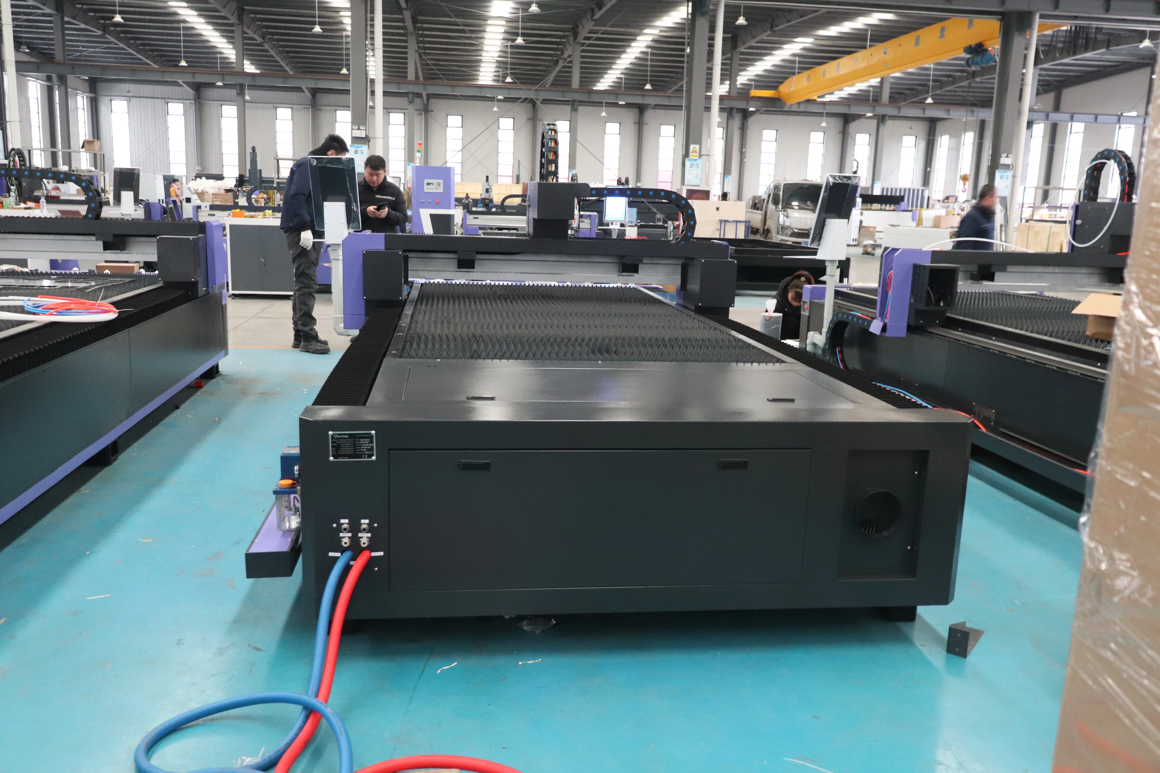 1000W 1500W 2000W 3000W 4000W 6000W Fiber Laser Cutting Machine for Carbon Stainless/Aluminum Steel / Metal Sheet Plate