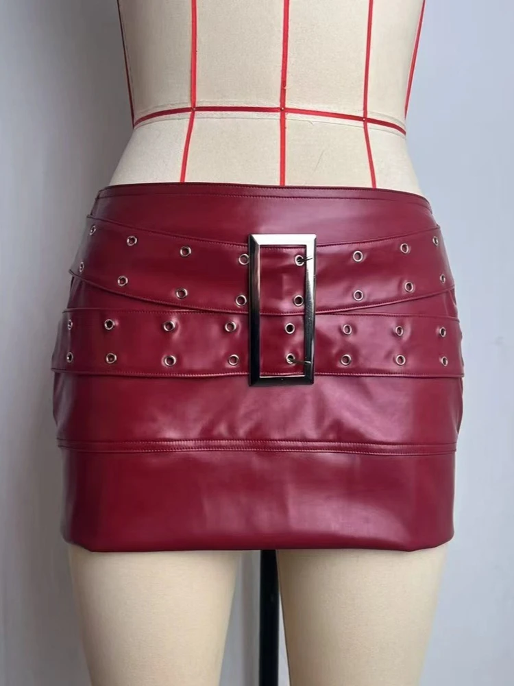 SsTss Minifalda de cuero PU estilo callejero Punk para mujer, Color sólido, hebilla de Metal, detalle de cinturón, cintura baja, ajustada, ceñido al cuerpo, ropa para fiesta y discoteca