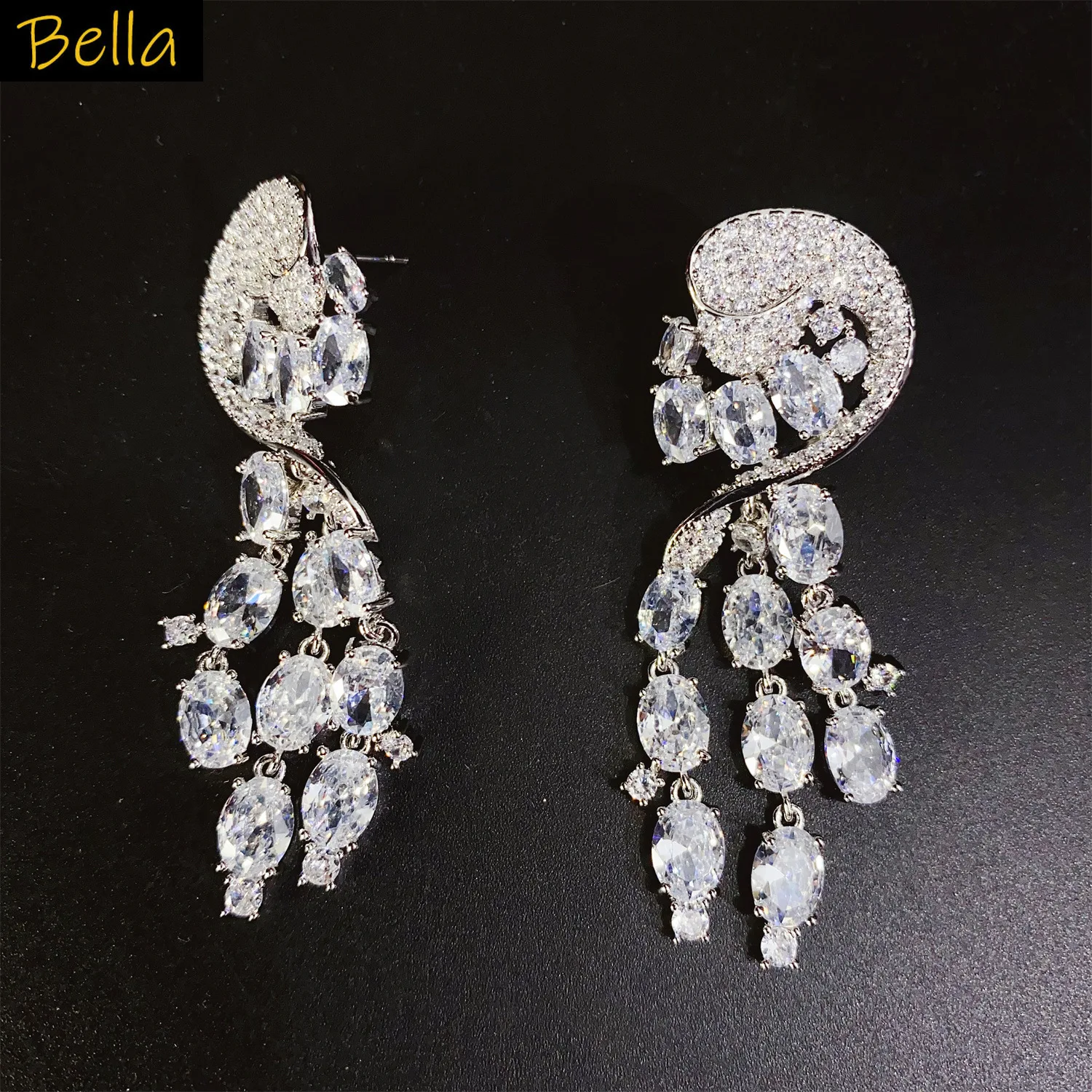 مجوهرات فاخرة فريدة من نوعها أقراط زركونيا للنساء أبيض وأخضر وأزرق بيضاوي متدلي أقراط شرابة للحفلات المسائية