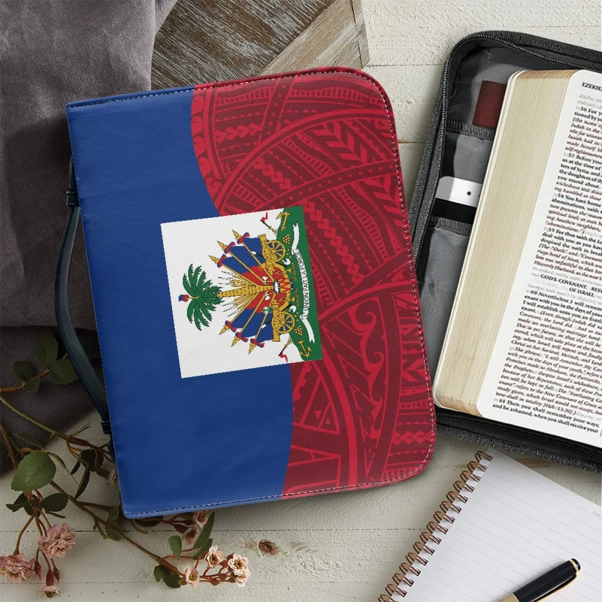 

New Flag of Haiti Print Bible Cover Case for Women Custom Leather Bible Bag Zippered Handle Handbags Portable Bible Storage Bags