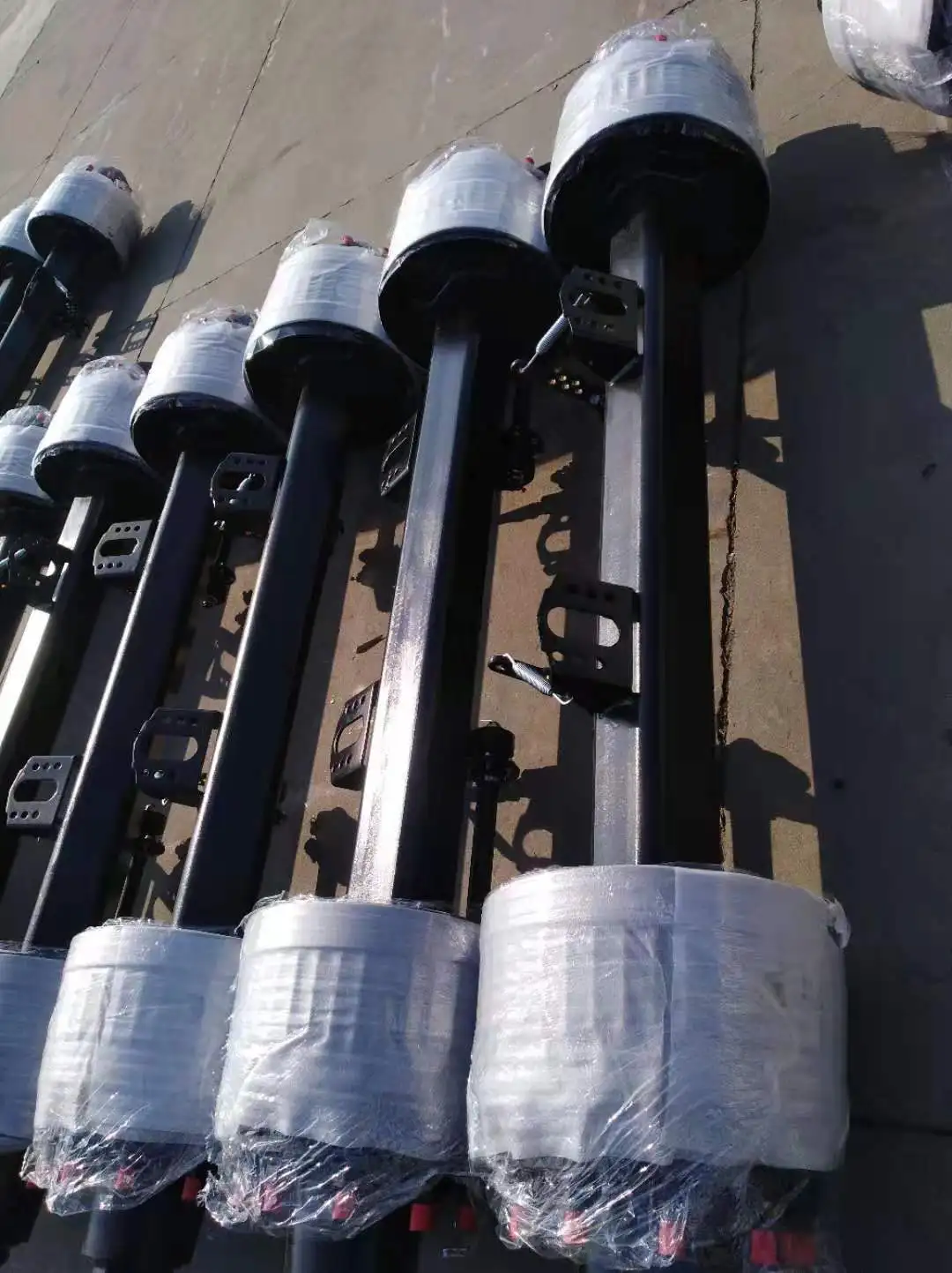 Online Customizable Stainless Steel BPW Axle Heavy Truck Rear Axle Trailer Parts Trailer Accessories