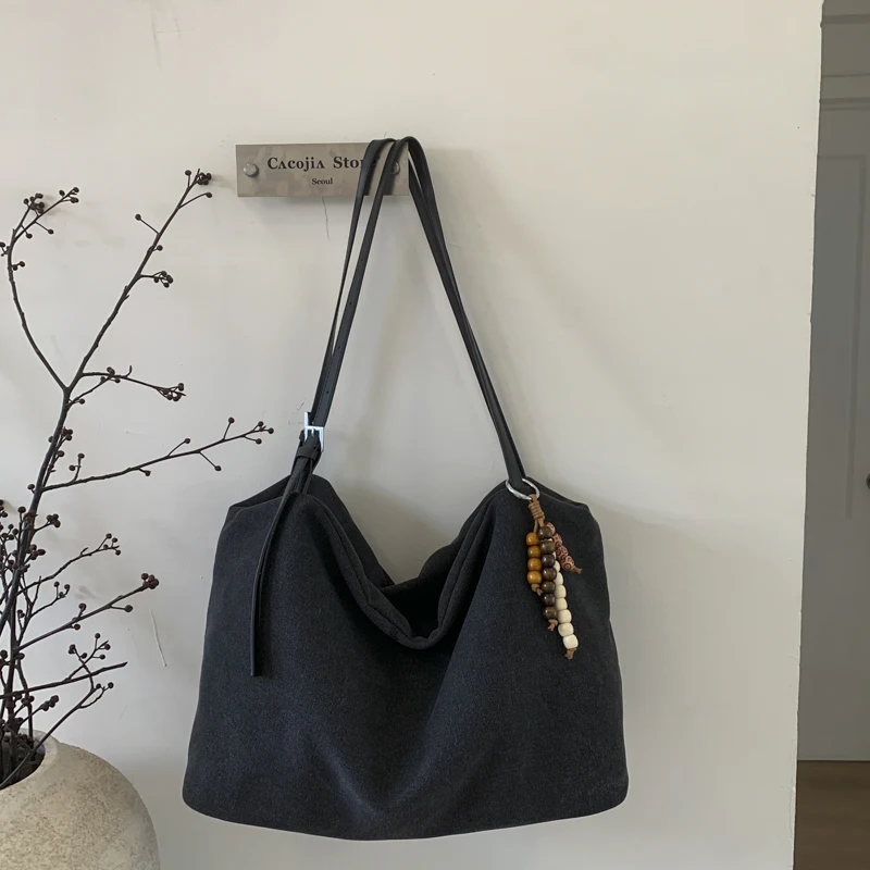 

2025 Новая модная повседневная большая вместительная сумка-тоут, нишевый дизайн, универсальные женские сумки на плечо в стиле ретро Advanced Sense