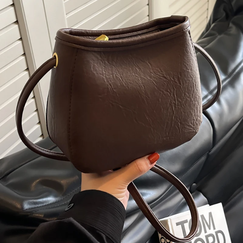 Retro Soft Leather Bucket Bag For Women Autumn Winter Simple Versatile Crossbody Purses 2024 New Female Commuting Shoulder Bags