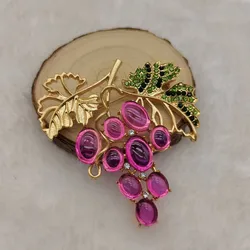 Vintage New Arrival Fashion Women Men Jelly Grape Brooches Pins Retro Exquisite Unisex Middle Fruit Corsage Buckle Accessories