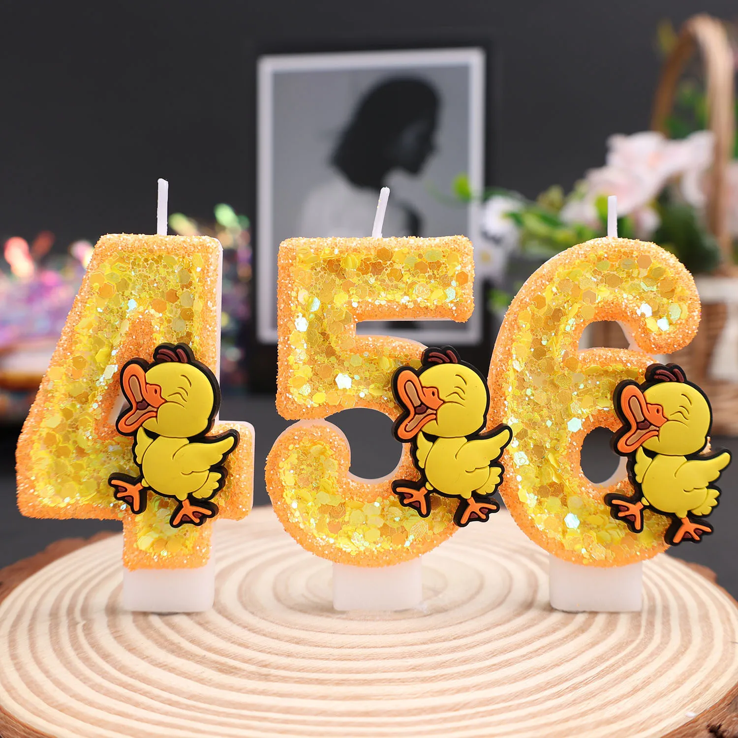 Golden yellow playful little yellow duck number candles, party gifts, festival decorations, birthday and anniversary candles