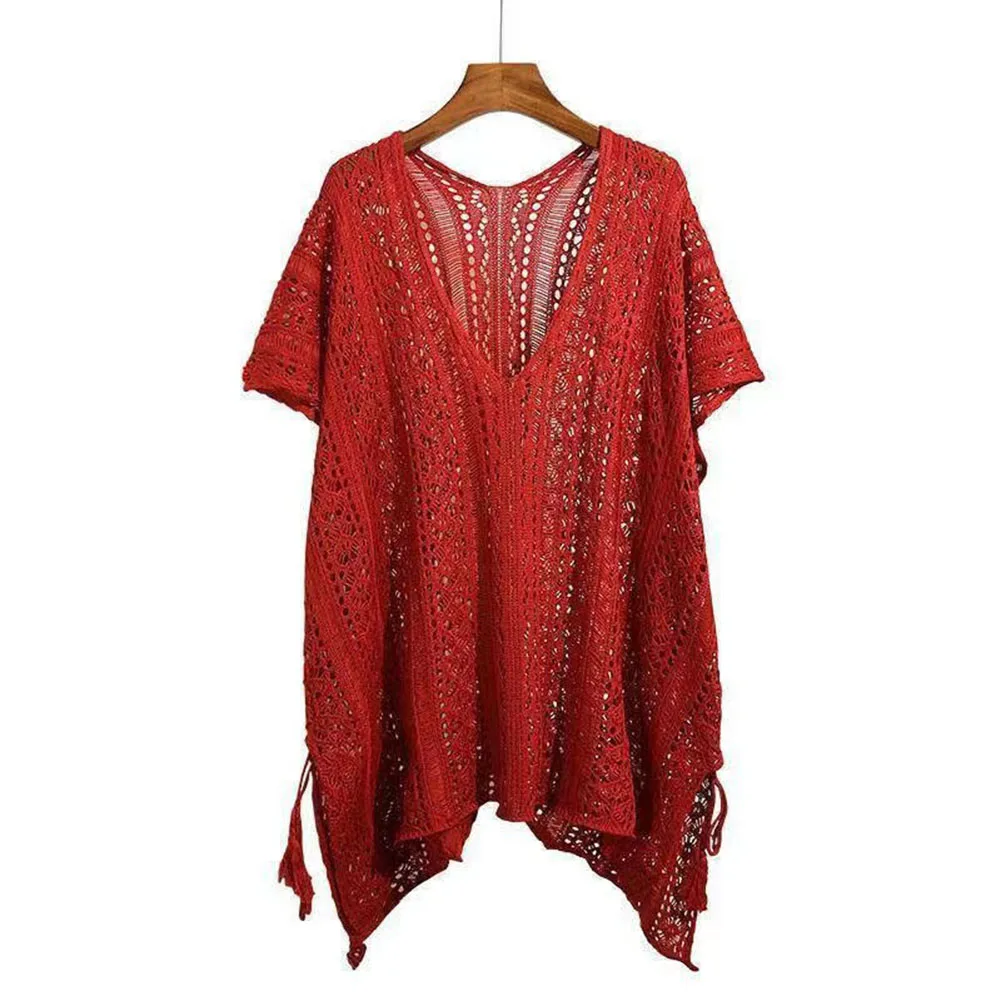 

Charming Women's Knitted Top in a Lightweight Fabric with Elegant Details Ideal for Various Seasonal Occasions