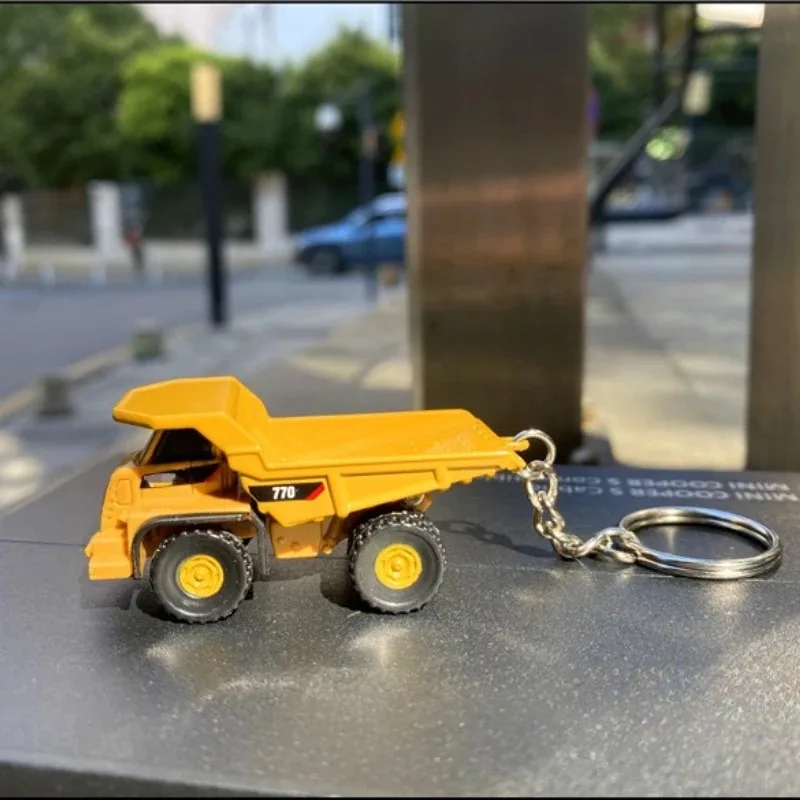 For CATE320 950M 770 CATD8T Alloy Engineering Vehicle Key Chain Excavator Bulldozer Mountain Car Loader Truck Model Keychain