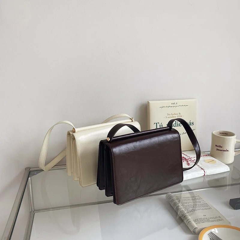 Vintage Oil Wax Leather Shoulder Bag Niche Style Multi-Layer Storage Textured Shoulder Bag