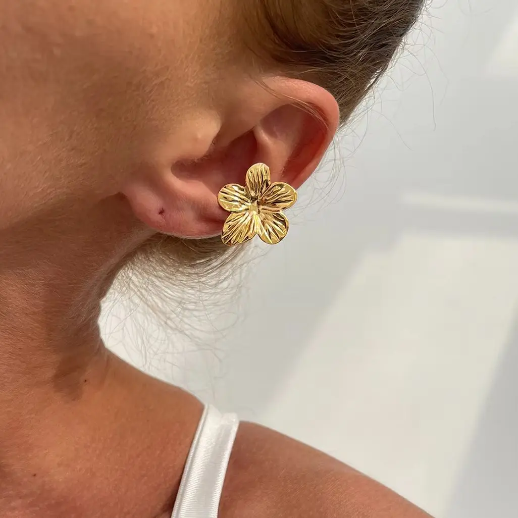KunJoe 2Pcs/Set Gold Color Flower Ear Clips Earrings Without Perforated for Women Fashion Petal Floral Ear Cuff Daily Jewelry