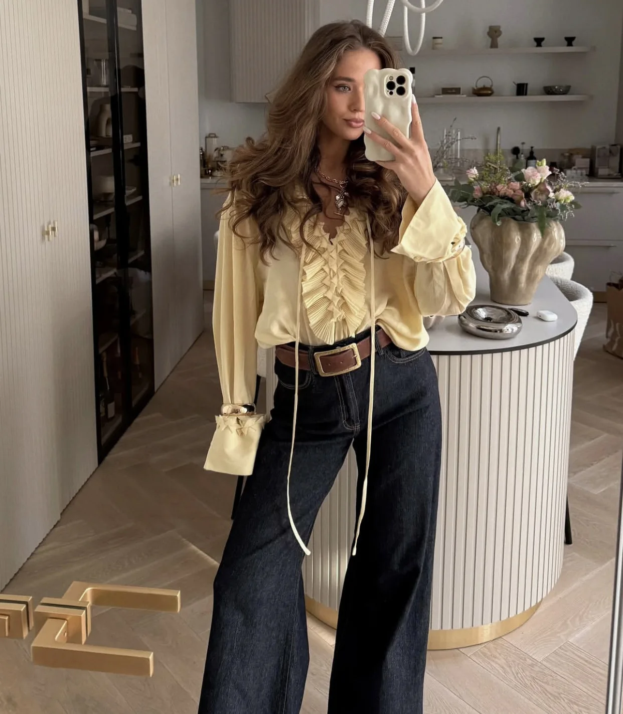 แฟชั่นผู้หญิงชีฟองขนาดใหญ่เสื้อ 2025 ฤดูใบไม้ผลิRuffleยาวพัฟเสื้อTop Trend Chic VคอLace Up Ladyจีบเสื้อ