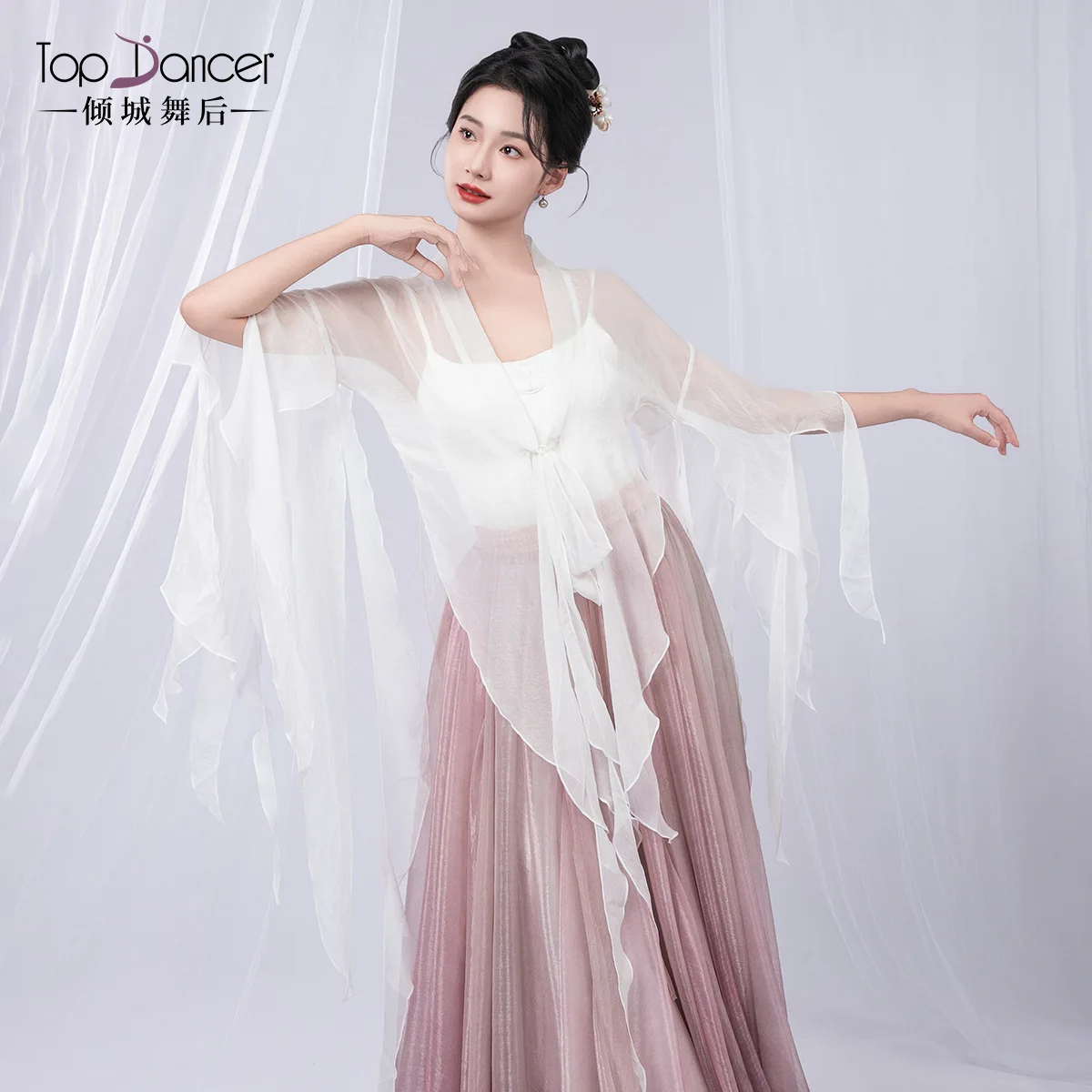 ชุดเต้นรำคลาสสิกสำหรับผู้หญิง เสื้อผ้าผ้าโปร่ง ชุดฝึกซ้อมเต้นรำพื้นบ้านจีน เสื้อคลุมแขนทรงแตร ชุดแสดงที่สง่างาม