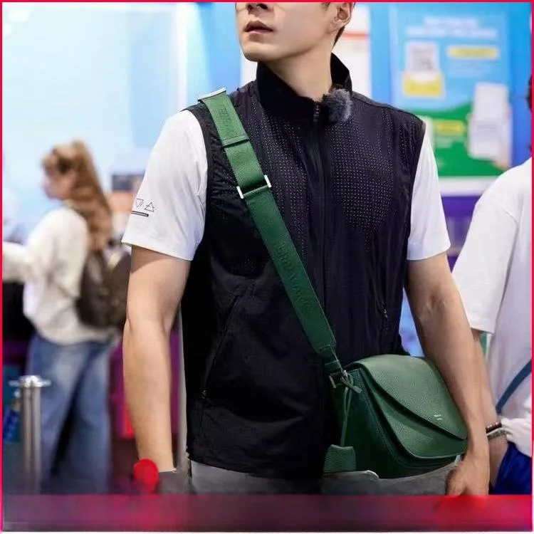 

Outdoor High-end Laser Punching Ultra-fine Me Qui-drng Breathable Elastic Collar Sports Functional Vest Men's Stand ...