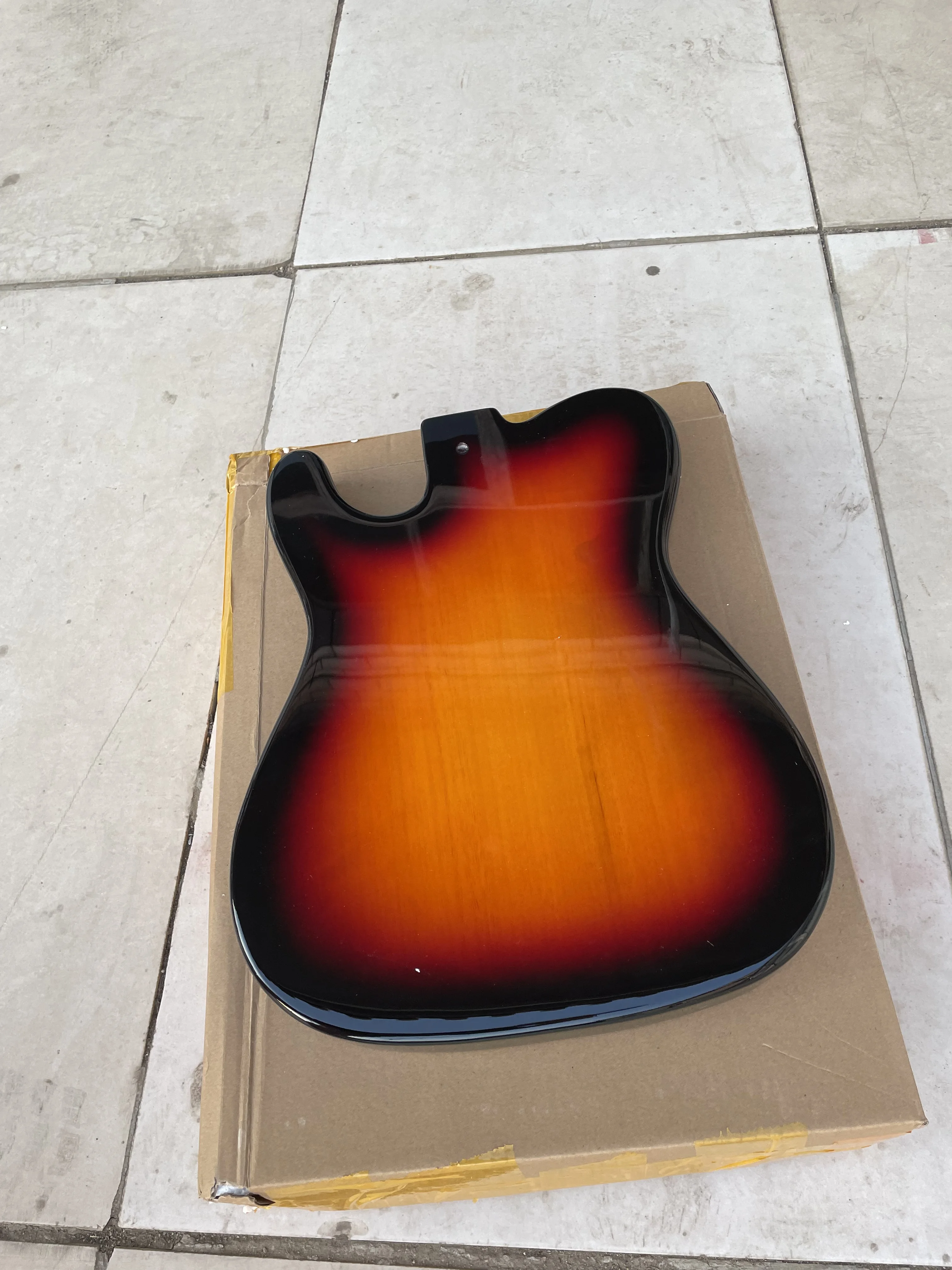 Electric Guitar Body Finished Poplar Wood, Beautiful Gloss Sunburst Color, T L, Guitar Barrel Part, 5.7cm Pocket, High Quality