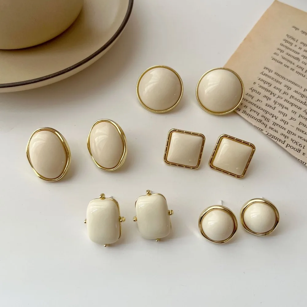 Korea Temperament White Geometry Ellipse Square Acrylic Stud Earrings for Women Trend Charms Piercing Jewelry Accessories Gifts