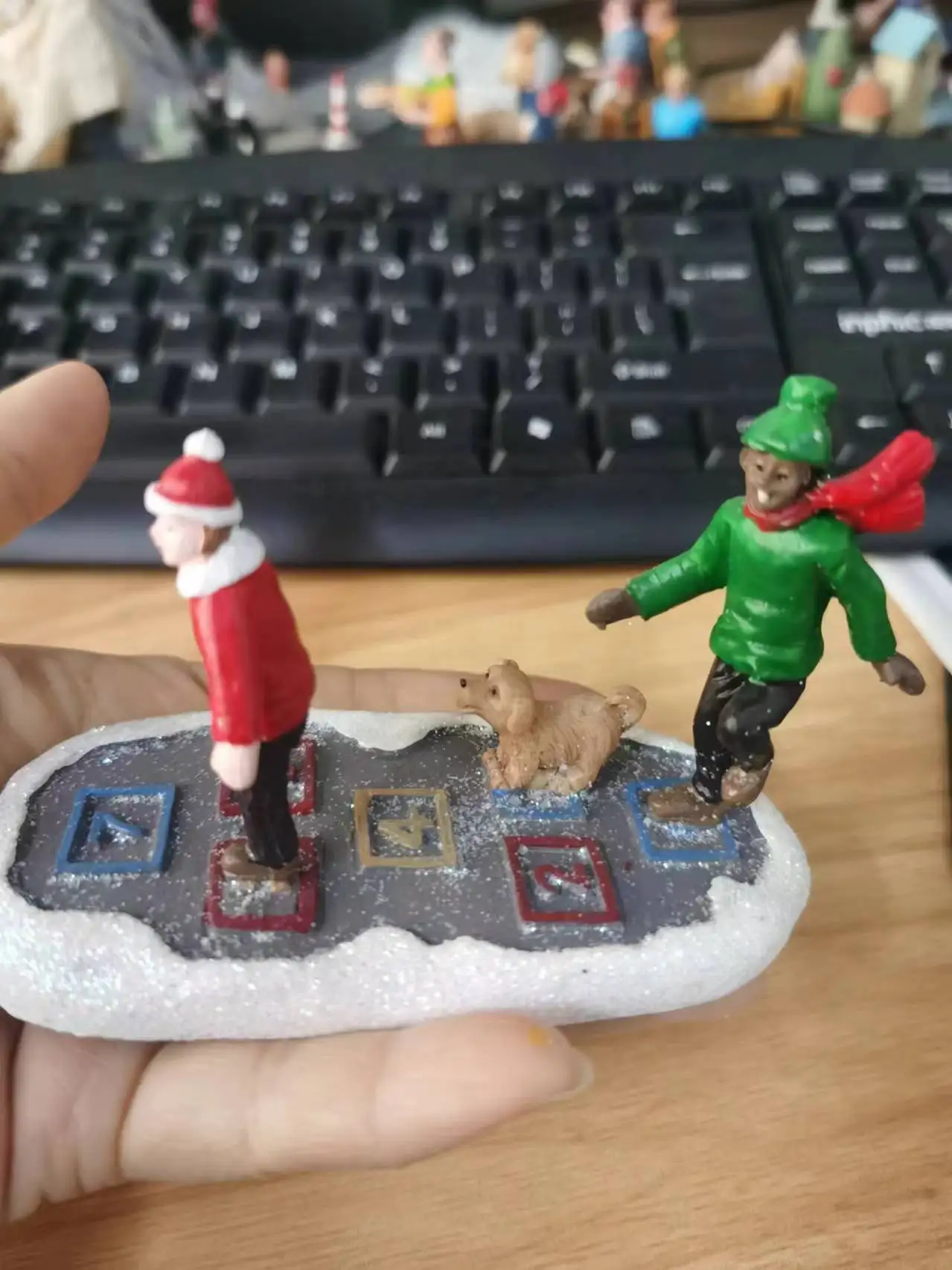 Resin figure mental psychological sand table game box court therapy kid child  kids  playing  game