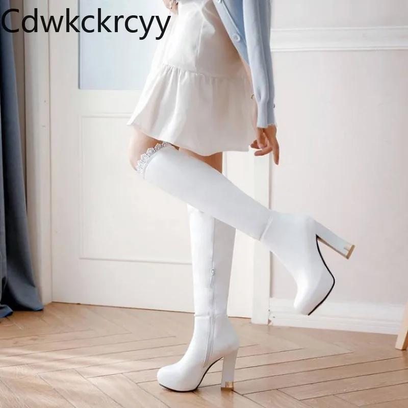 Winter Die neue Mode runden Kopf dicken Absatz Damenstiefel weiß süße Spitze plus Samt warm halten High Heel Damenstiefel 34-43
