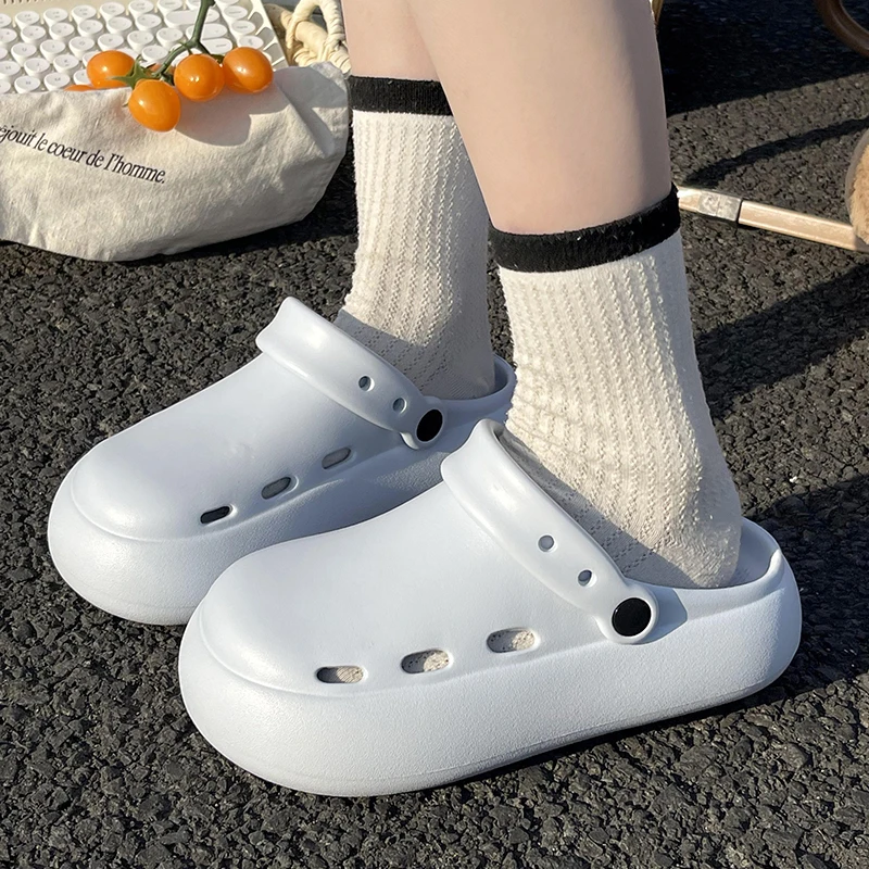 ZUOFU Damen Sommer Clogs mit geschlossener Zehenpartie, rutschfeste dicke Plateau-Freizeitschuhe für drinnen, draußen, Zuhause, Strand und den täglichen Gebrauch. – Detail 5
