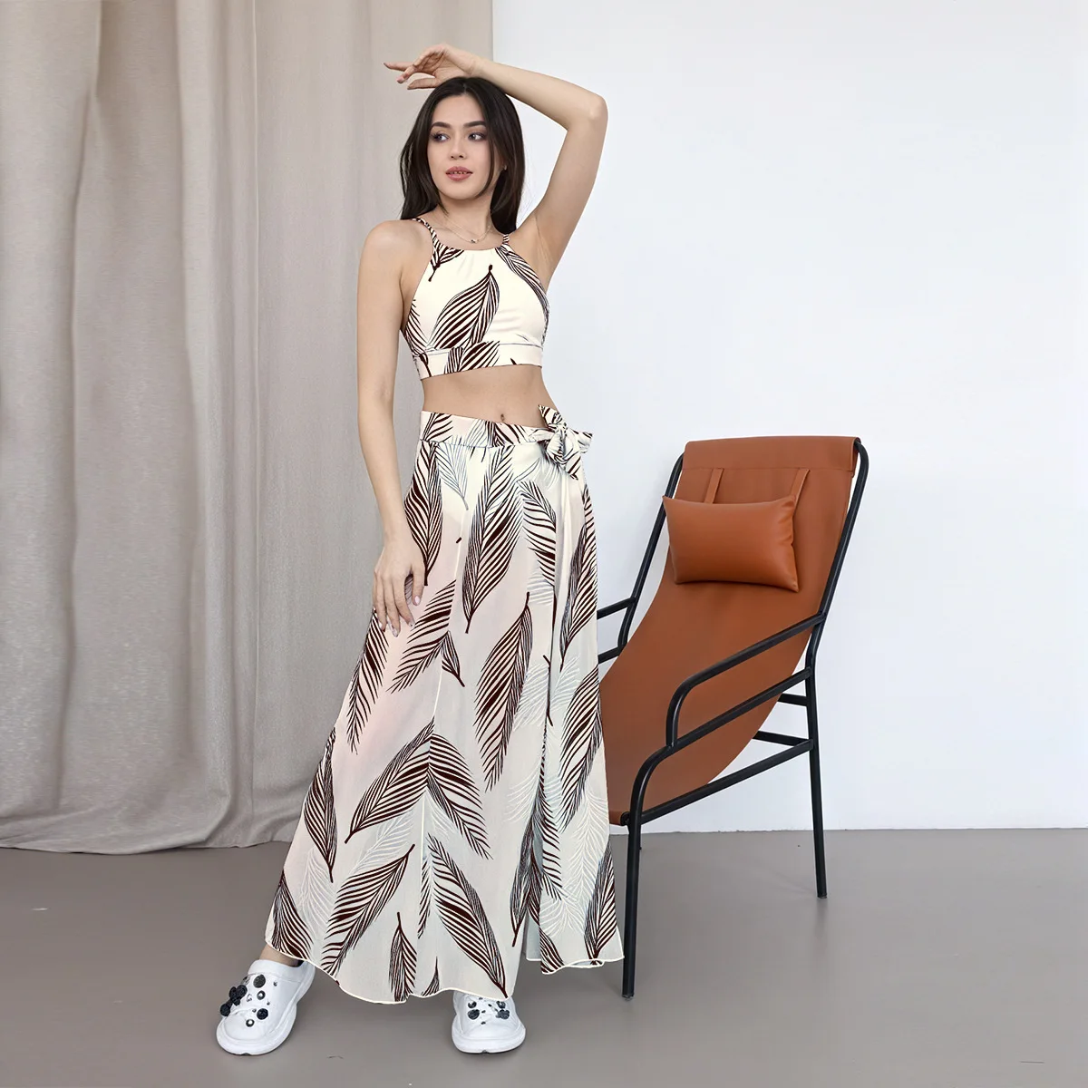 2025 new sexy bikini swimsuit three-piece women's sunscreen long dress beach leaf swimsuit