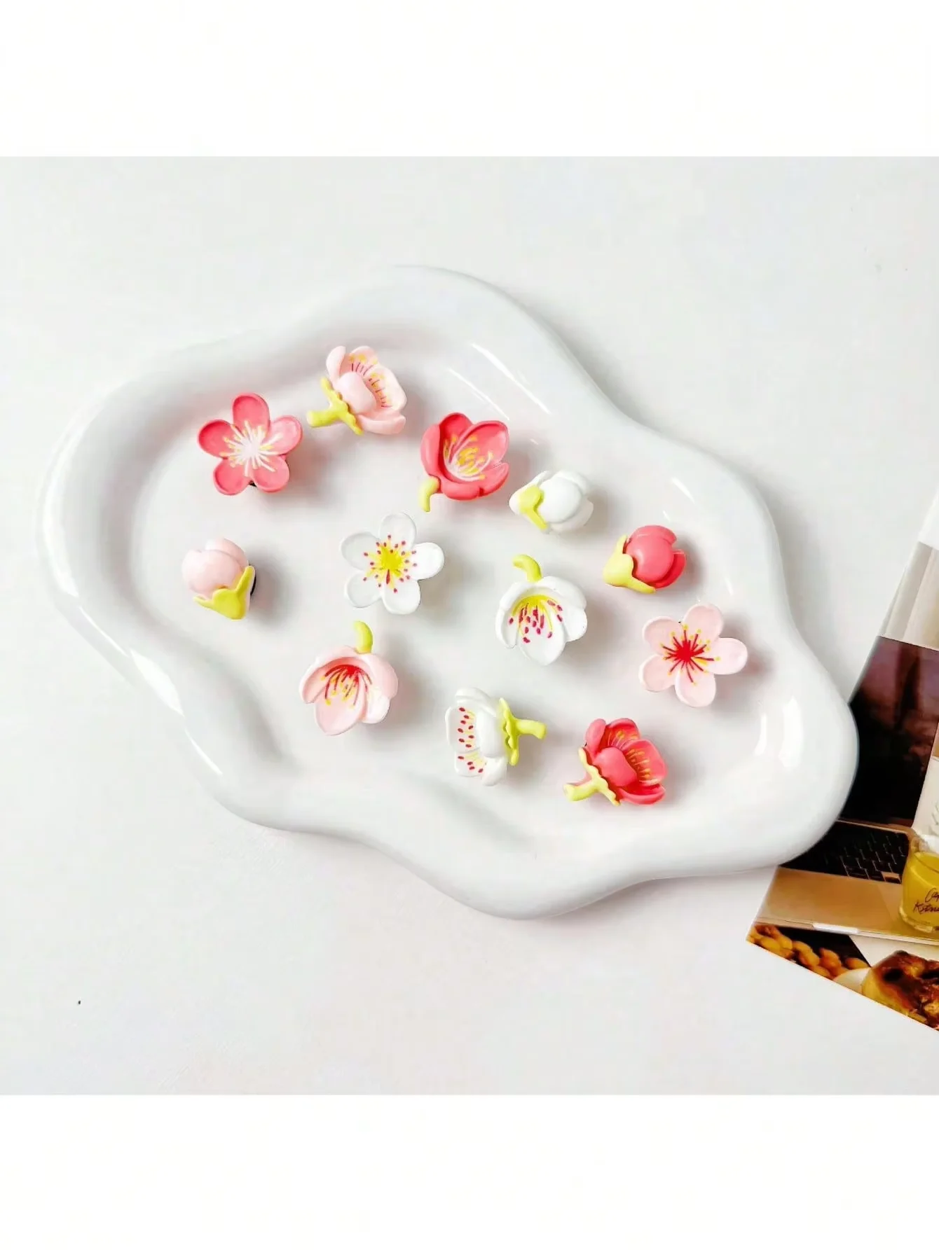 12Pcs Cute Pink Floral Cartoon Shoe Charms, Removable Plastic DIY Decorations, Compatible with Clogs, Sandals and Beach Bags