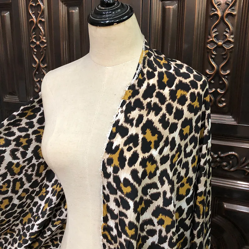 

1 meter 100% Mulberry Silk 17 momme Crepe Silk Fabric Leopard Printed 114cm 44" wide by the yard CY063