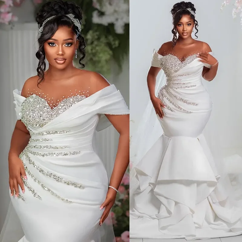 Maßgeschneidertes 2026 Aso Ebi Meerjungfrau-Brautkleid mit weißem 3D-Wasserdiamant für Damen, sexy Schatz, schulterfrei, mehrlagiges Brautkleid