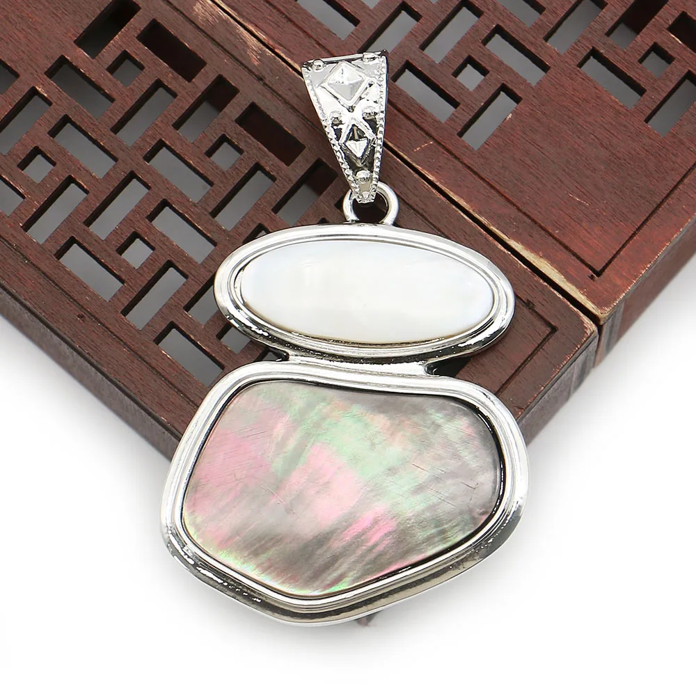 

Geometric Natural White/black/abalone Shell Splicing Pendants With Silver-color Exquisite Melon Seed Clasp Jewelry Accessory 1pc