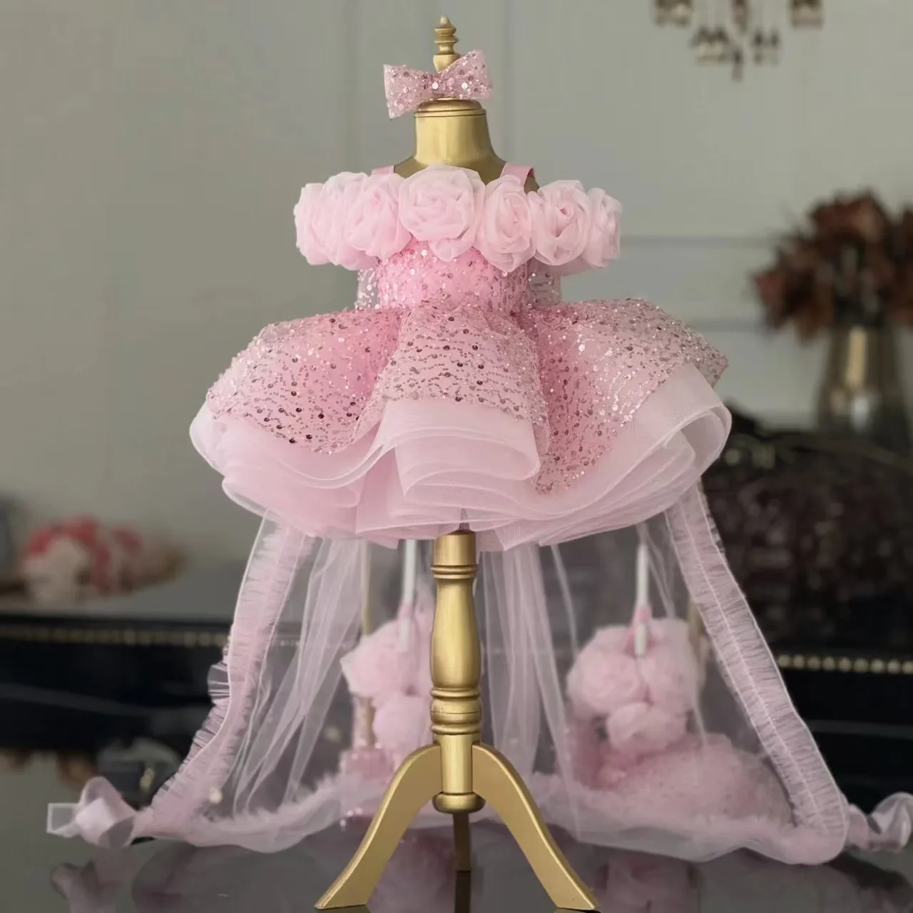

Girls Pink New Princess Dress Children's catwalk Mesh Trailing Pontoon Dress High-grade Children's Dress