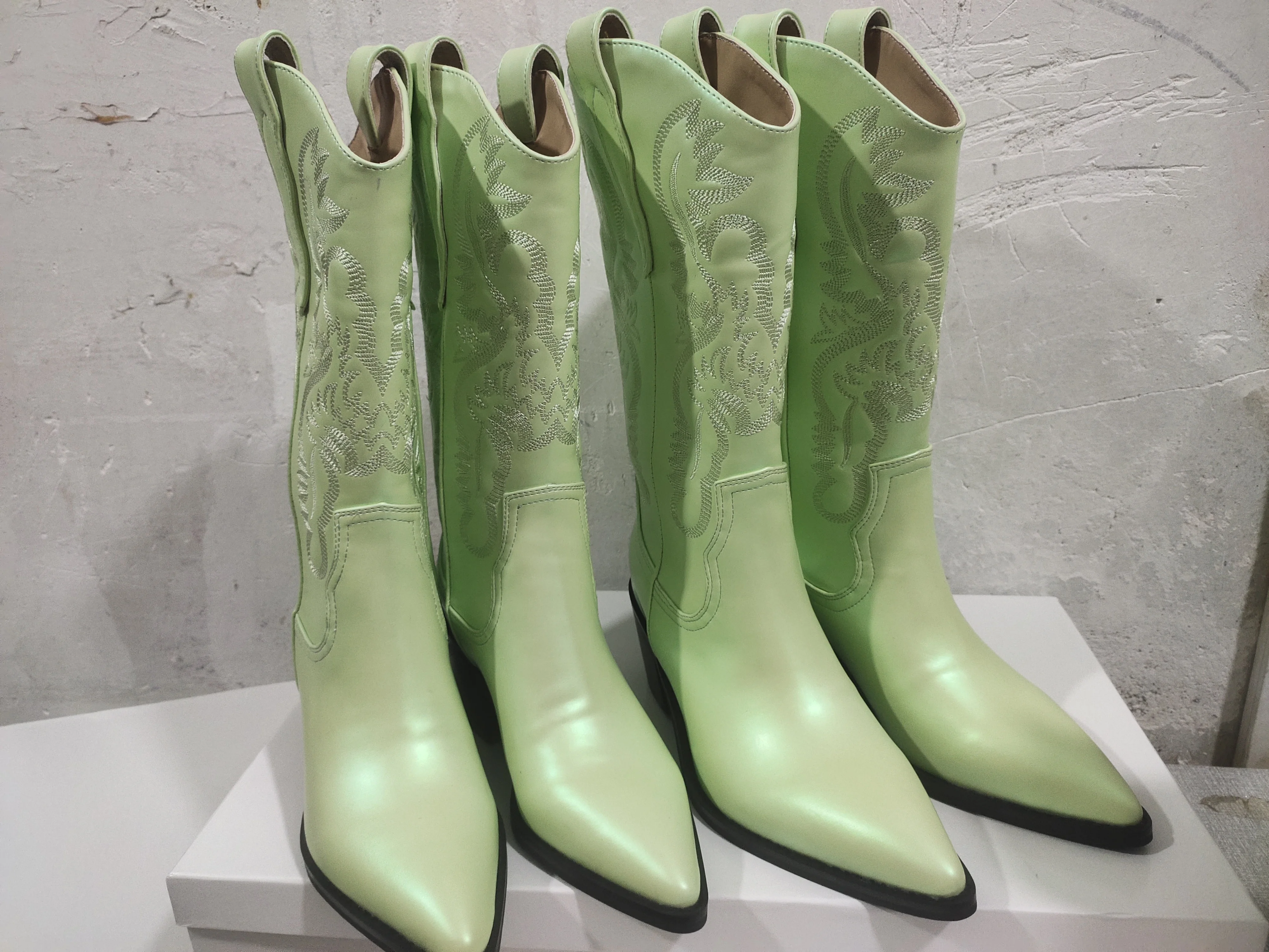 Real Photos Wings Embroidery Light Green Pearly Leather Mid Boots Woman Pointed Toe Chunky Heels Motorcycle Boots