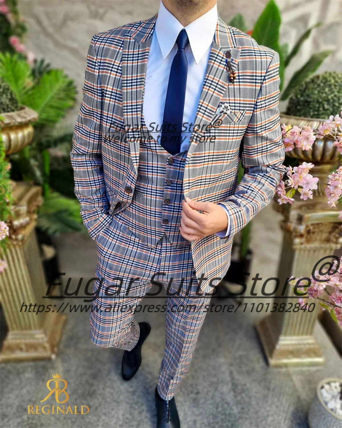 

Handsome Plaid Men Suits Customized Slim Fit Peak Lapel Groom Tuxedos Male Prom Blazers Business 3 Pieces Sets Costume Homme