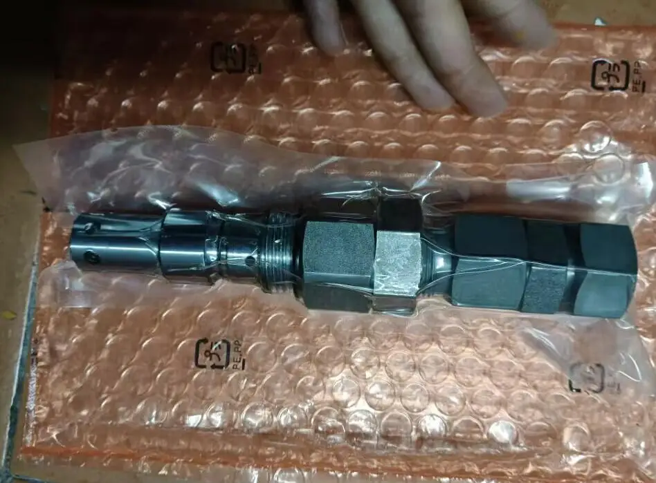

High Quality 4654857 4654858 4654860 4372038 ya00004936 K9001804 Main Valve Relief Valve For hitachi EX200-5 ZX330-5G