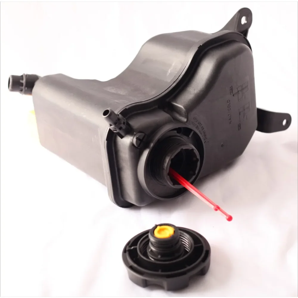 China Brand 17137640514 Car Coolant Auxiliary Water Tank For BMW 1 3 Series X1 Z4 E84 E87 E88 E89 E90 318i 320i 325i 330i 328i