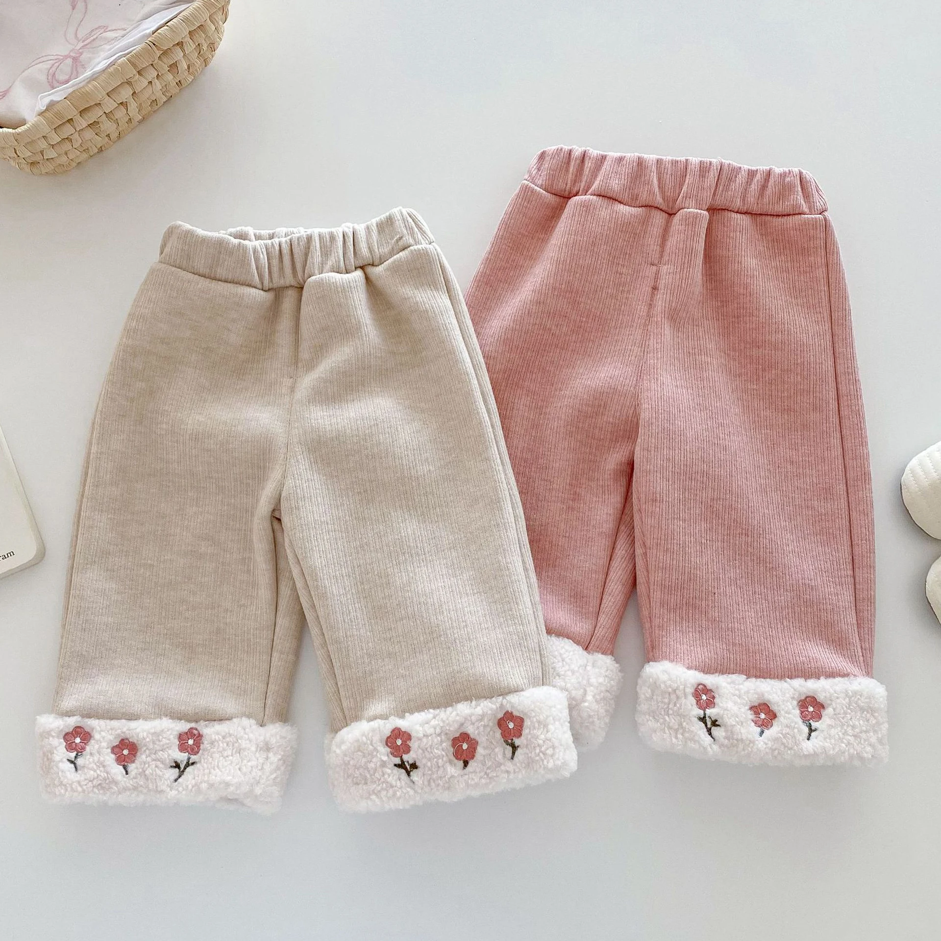 

New Girls' Velvet Casual Pants 0-5 Years Old Winter Korean Children's Floral Embroidered Warm Trousers Kids Loose Wide Leg Pants