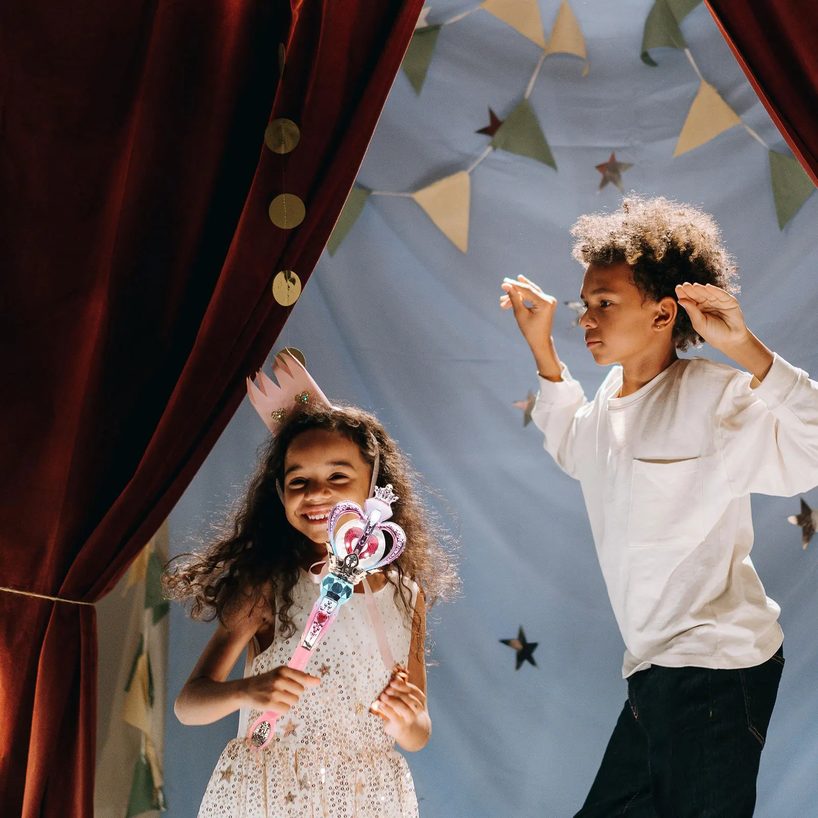 

Светящаяся палочка, вращающийся дизайн, день рождения, сценическое представление, реквизит для косплея, светящаяся палочка для детей, девочек