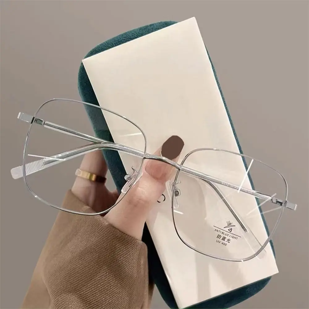 Montura de Metal de moda, gafas Anti-UV con rayos azules, gafas ultraligeras para el cuidado de la visión, montura grande para gafas para miopía, montura para mujeres y hombres